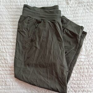 Athleta Trekkie North Jogger in Olive
